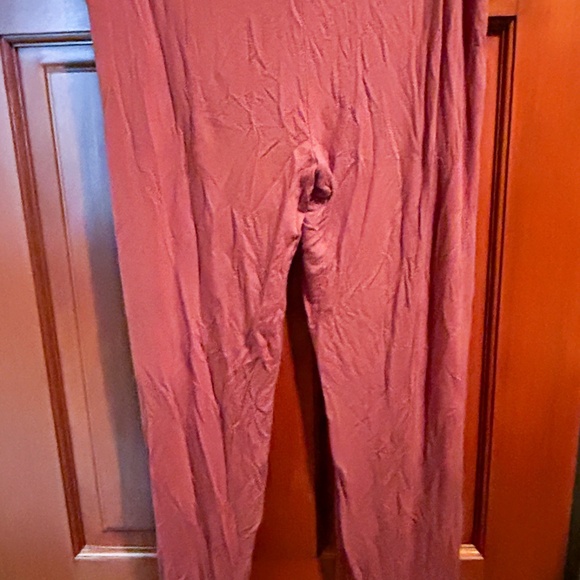NWOT- Tahari brand Lounge wear/pajama set - Picture 9 of 11